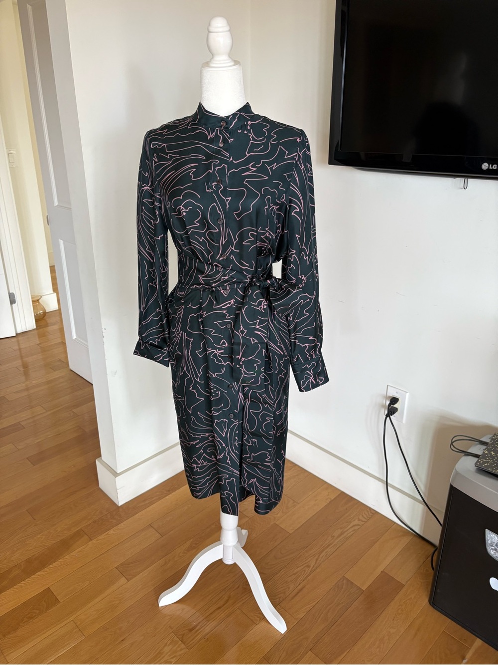 Salvatore Ferragamo Green Silk Dress with Pink Abstract Line Print